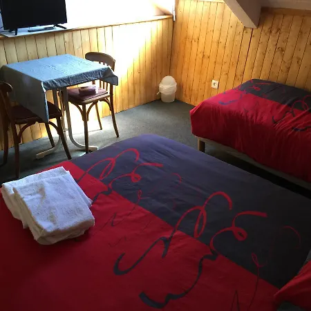 Landaise Hotel *